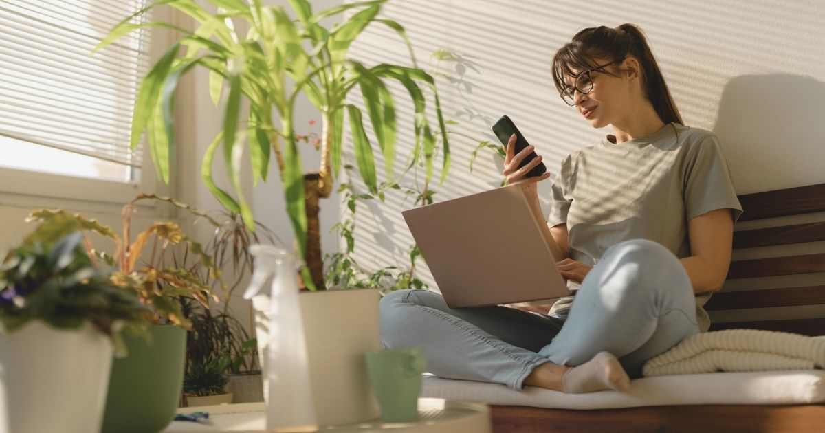 digital nomad woman working from home