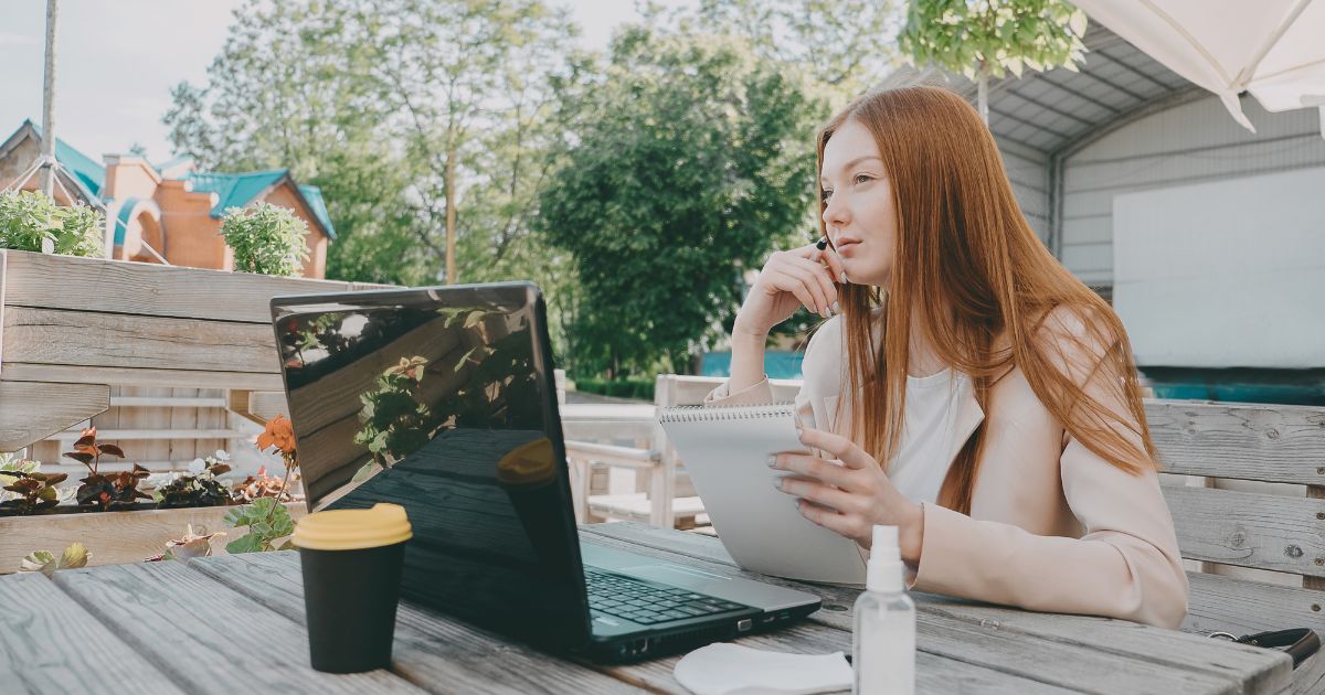 digital nomad working remotely
