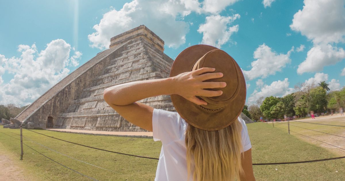 digital nomad woman traveling in Mexico