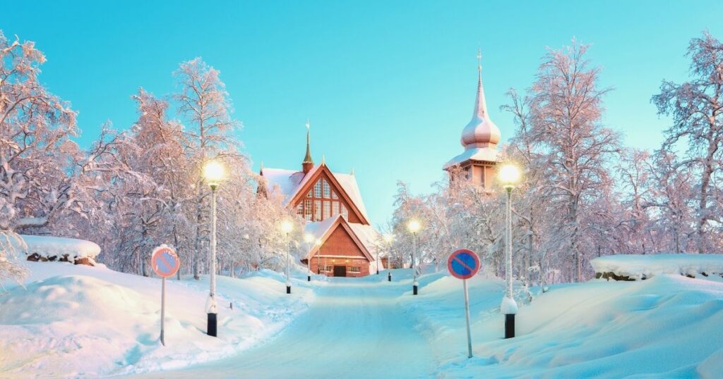 hermosa casa en ciudad nevada en Suecia