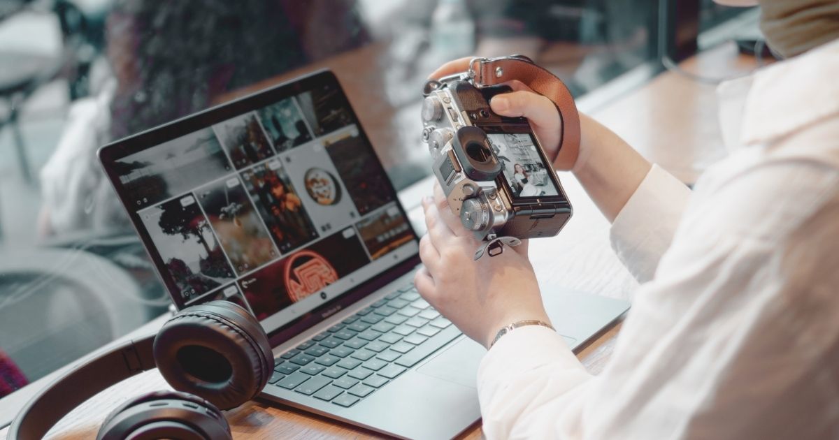 videomaker trabajando en remoto