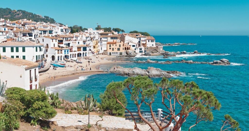 hermoso paisaje de la playa de Costa Brava en Barcelona