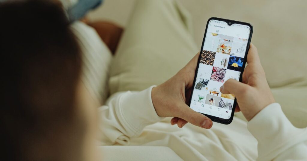 Olvida las tarjetas SIM prepago tradicionales, la eSIM de Holafly es el futuro