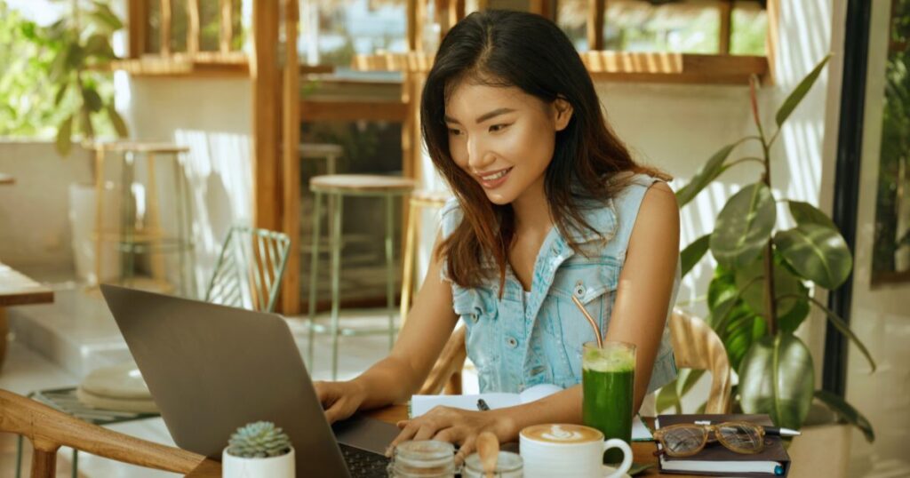 2025 is the perfect time to become a digital nomad