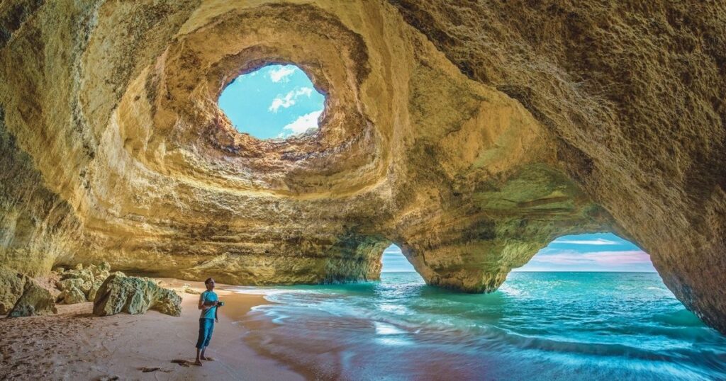 hombre disfrutando de la calidad de vida en Portugal