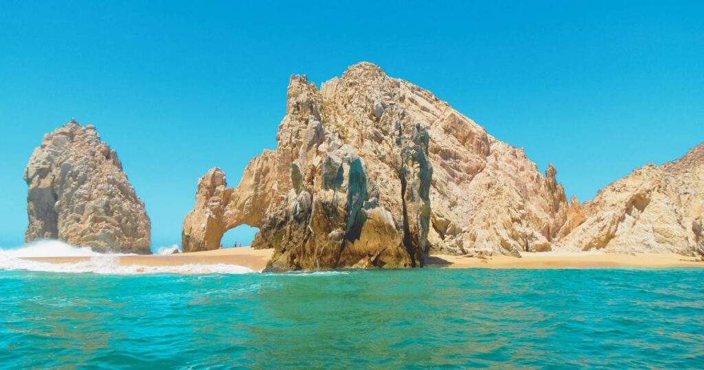 descubre el mejor seguro viaje al visitar las playas en Mexico