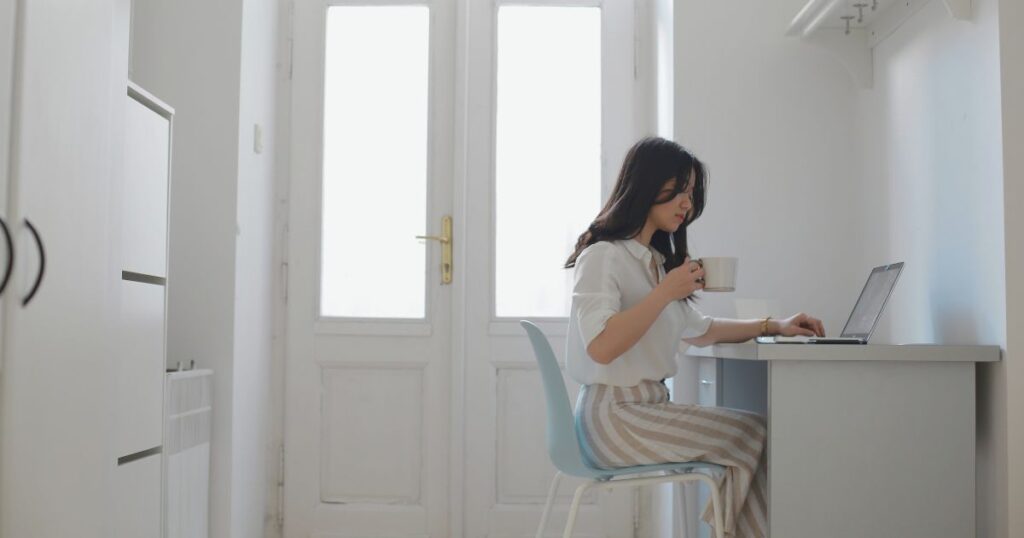 digital nomad woman working remotely in Germany