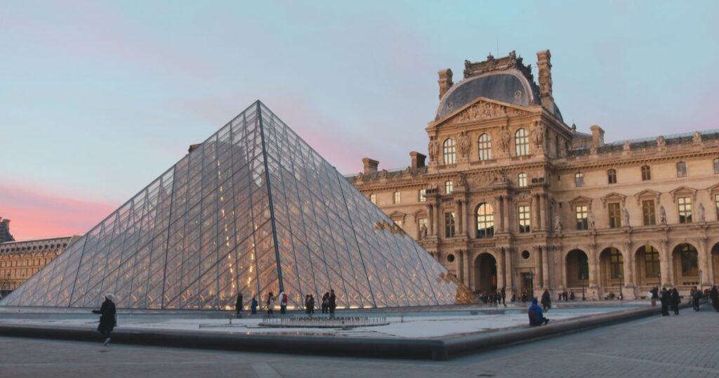 travel around France through a digital nomad visa
