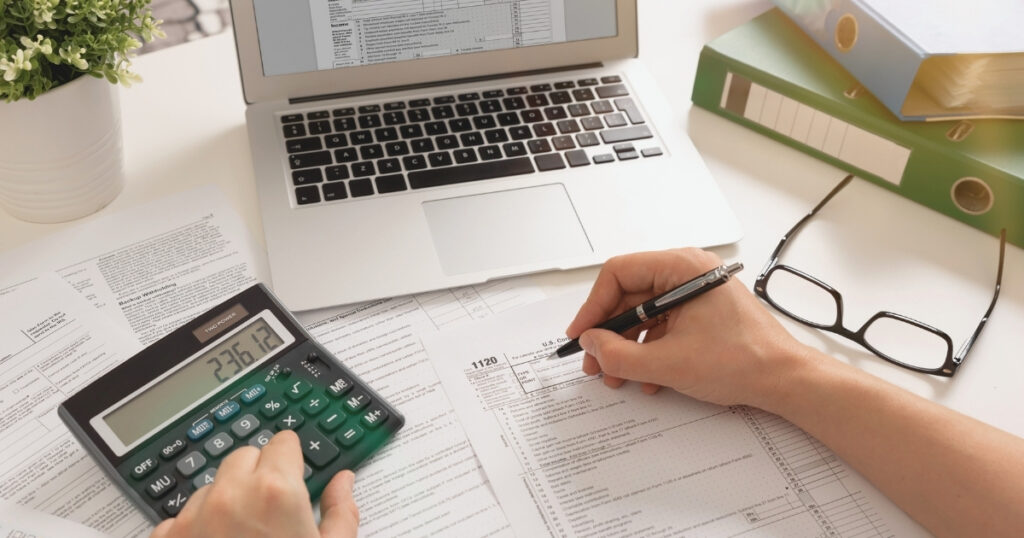 person filing the tax returns in Canadá