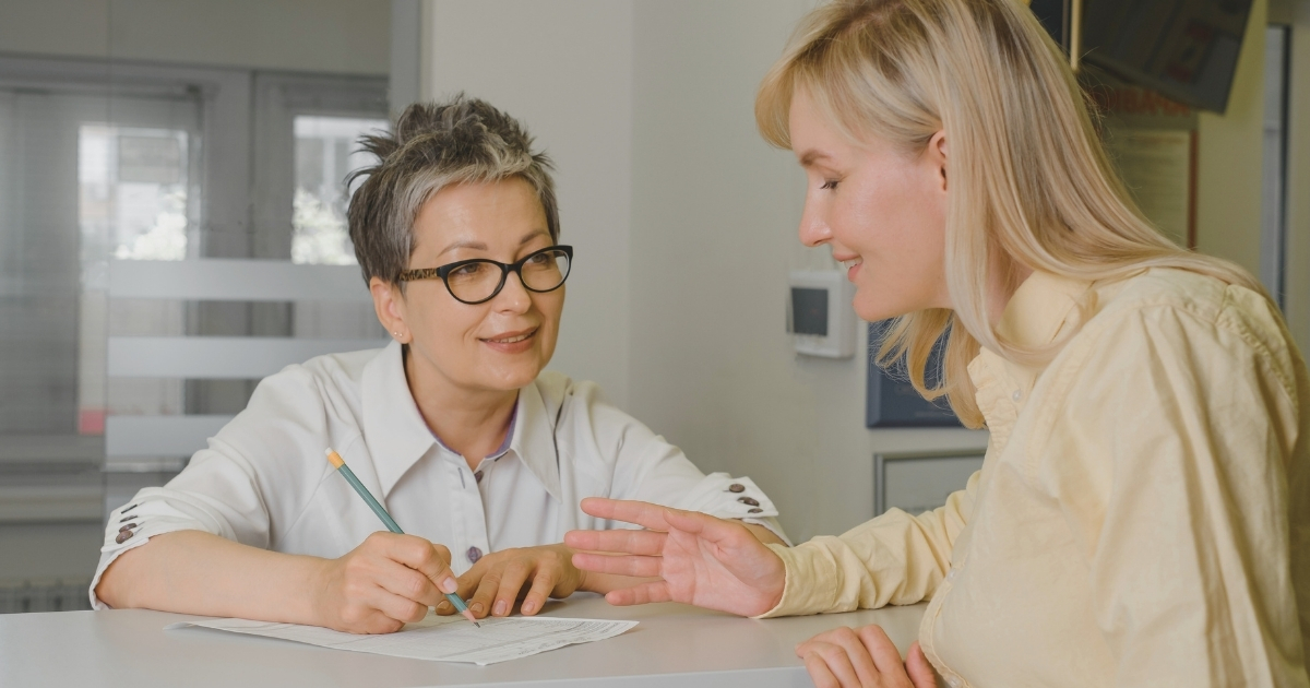 woman in a medical consultation through a health insurance in Brazil
