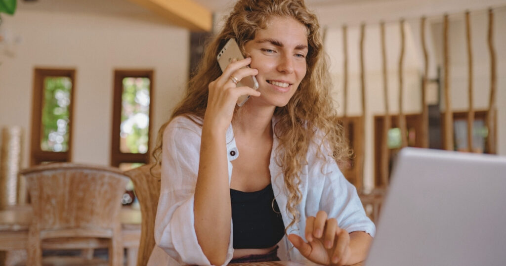 Prepaid SIM card guide: stay connected globally