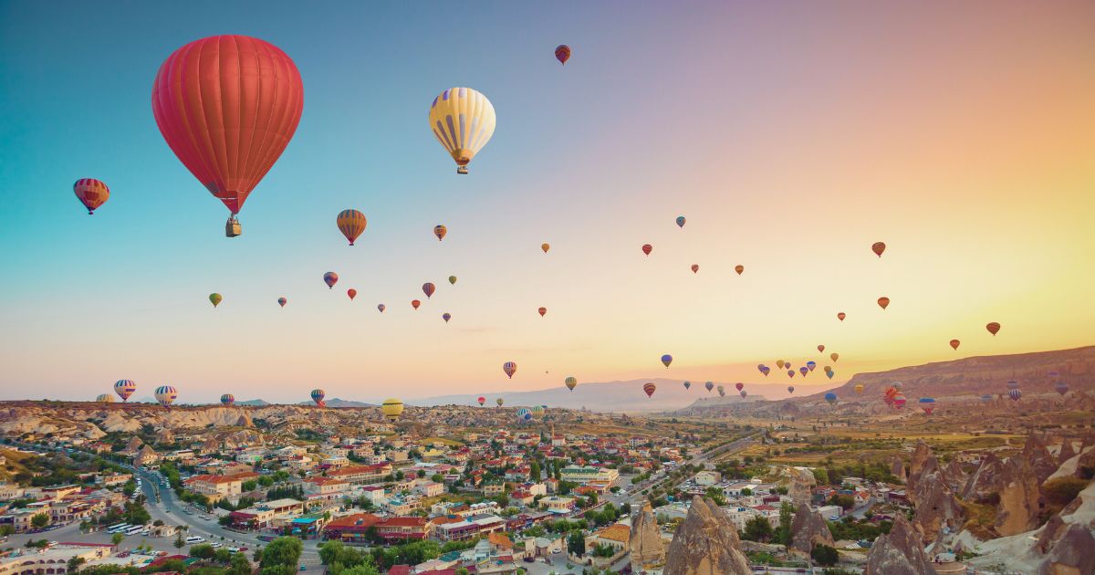 hermoso paisaje de los famosos balones en Turquia