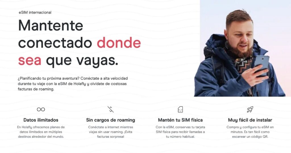hombre aprovechando al máximo su esim de Holafly