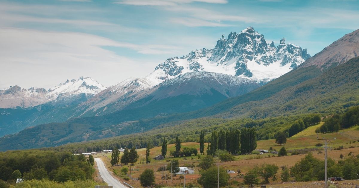 bello paisaje de montañas en Chile