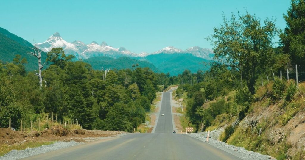 hermosa imagen de ruta para conducir en Chile