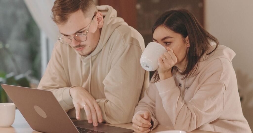 digital nomad couple working from Malaga