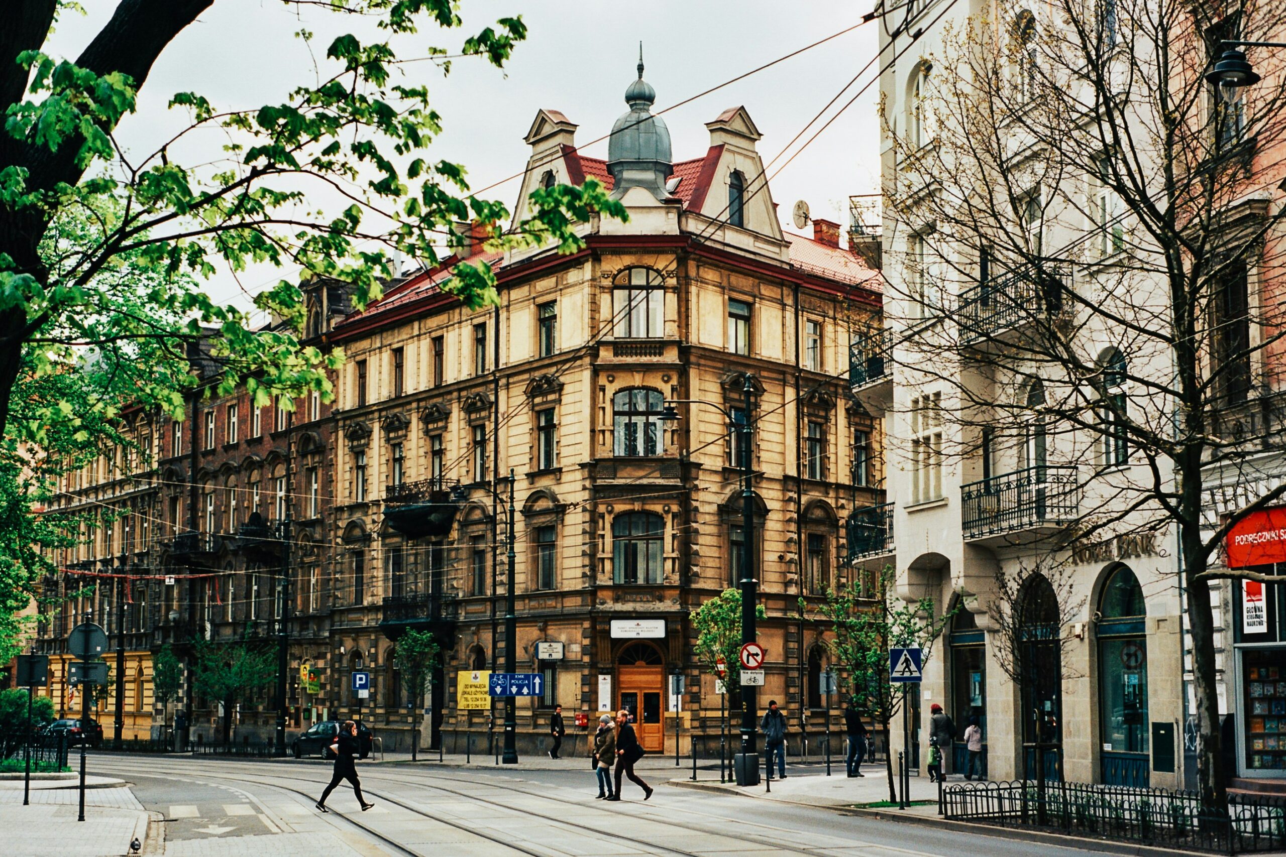 edificios-varsovia-requisitos-viajar-colombia-polonia