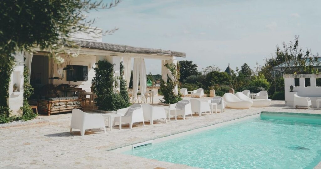 nice view of a prime location rent villa in Malaga