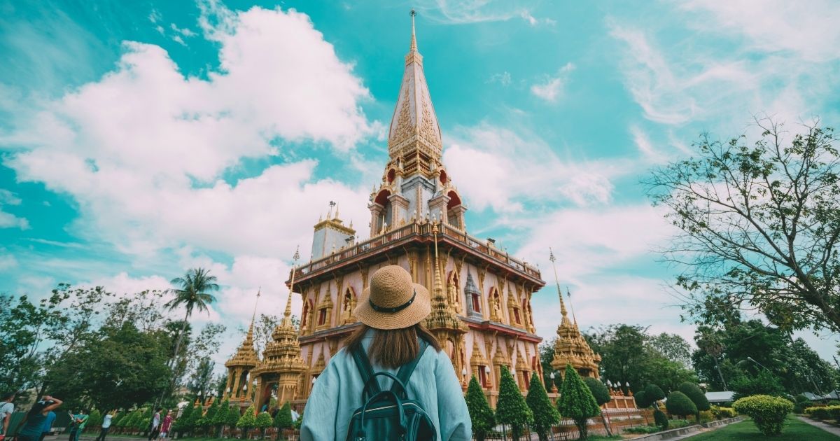 mujer mexicana viajando a Tailandia