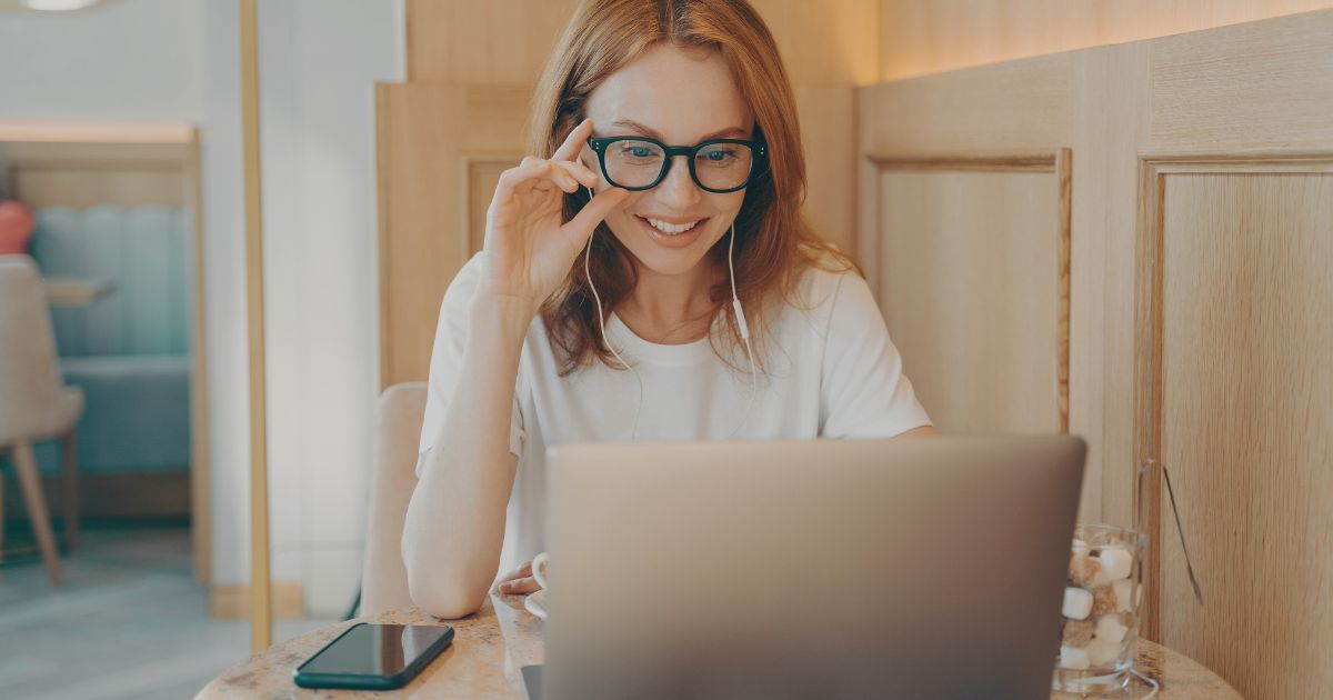 digital nomad woman working remotely