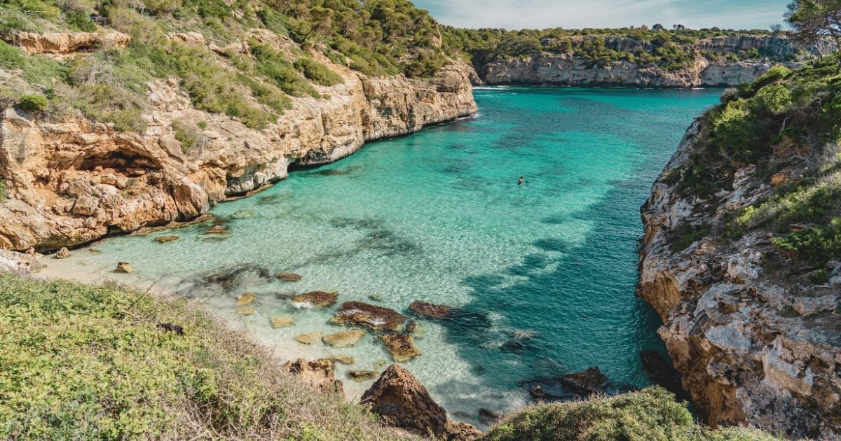 hermosa playa en España