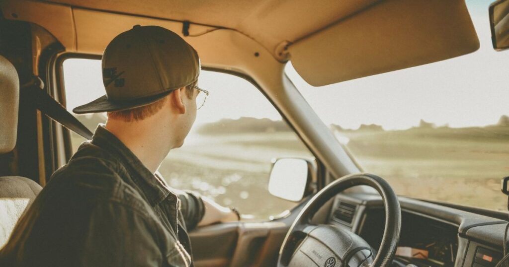 hombre conduciendo en Argentina