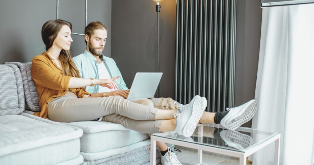 digital nomad couple in a coliving in Spain
