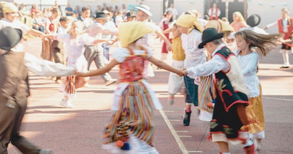 kids in a cultural experience in Barcelona