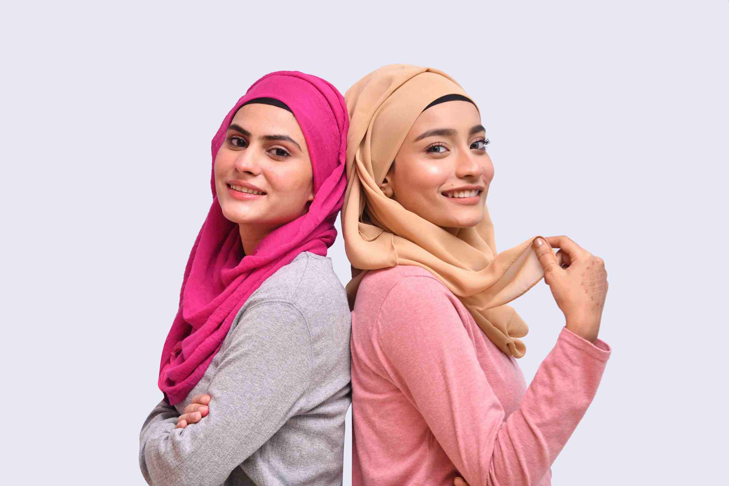 dos-mujeres-velo-etravelsim-vs-airalo