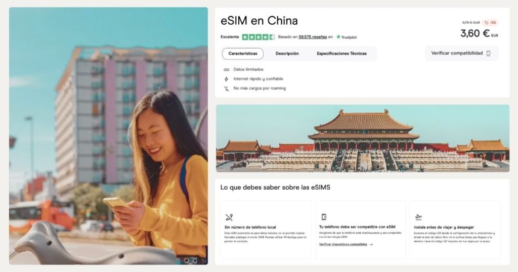 mujer joven en China conectada a internet