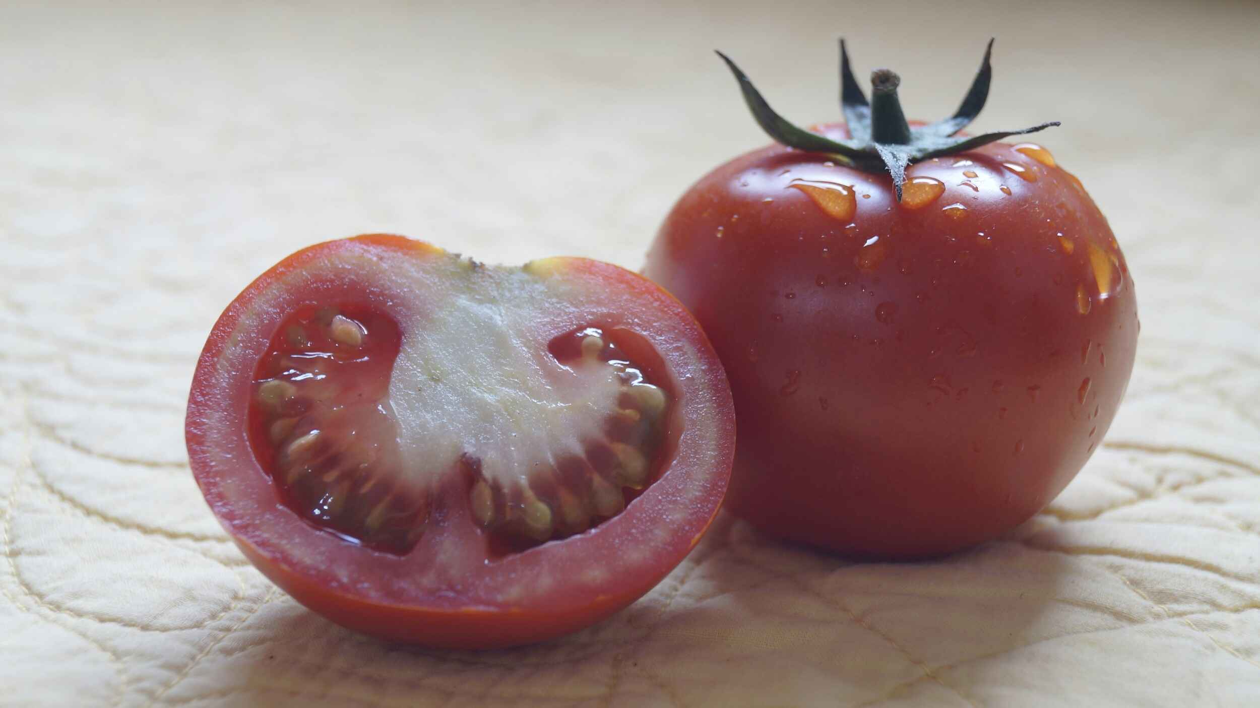 un-tomate-medio-breeze-esim-vs-saily