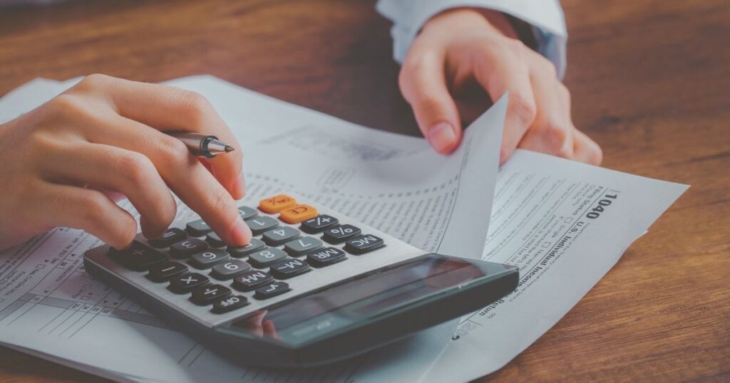 US person calculating the costs of a visa for Indonesia