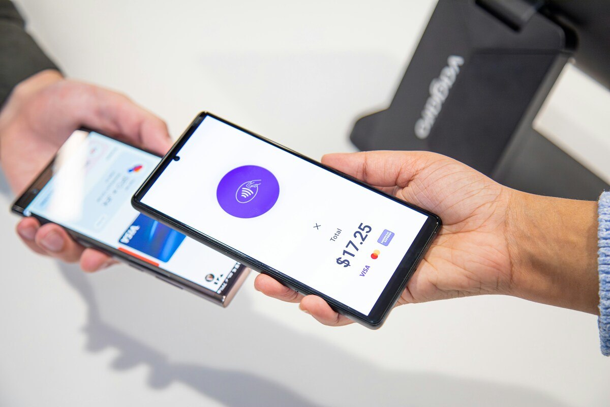 dos-smartphones-confrontados-holafly-vs-jetpac
