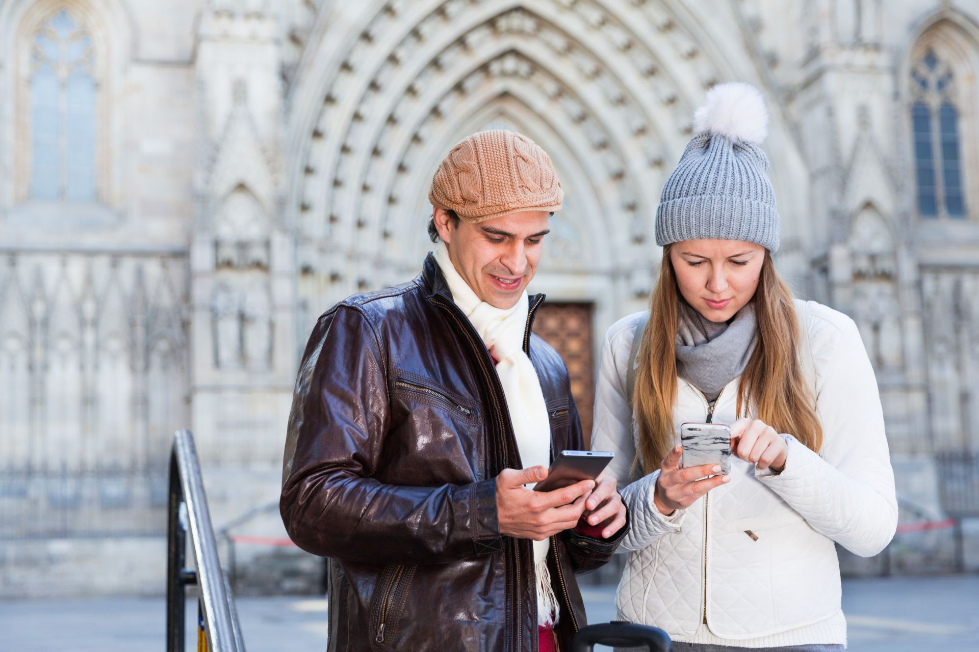 Comparación servicio Global Mobile eSIM vs Airalo