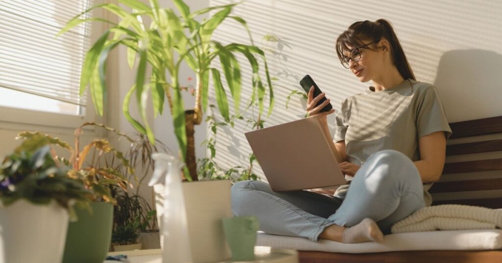 digital nomad woman working remotely from Barcelona