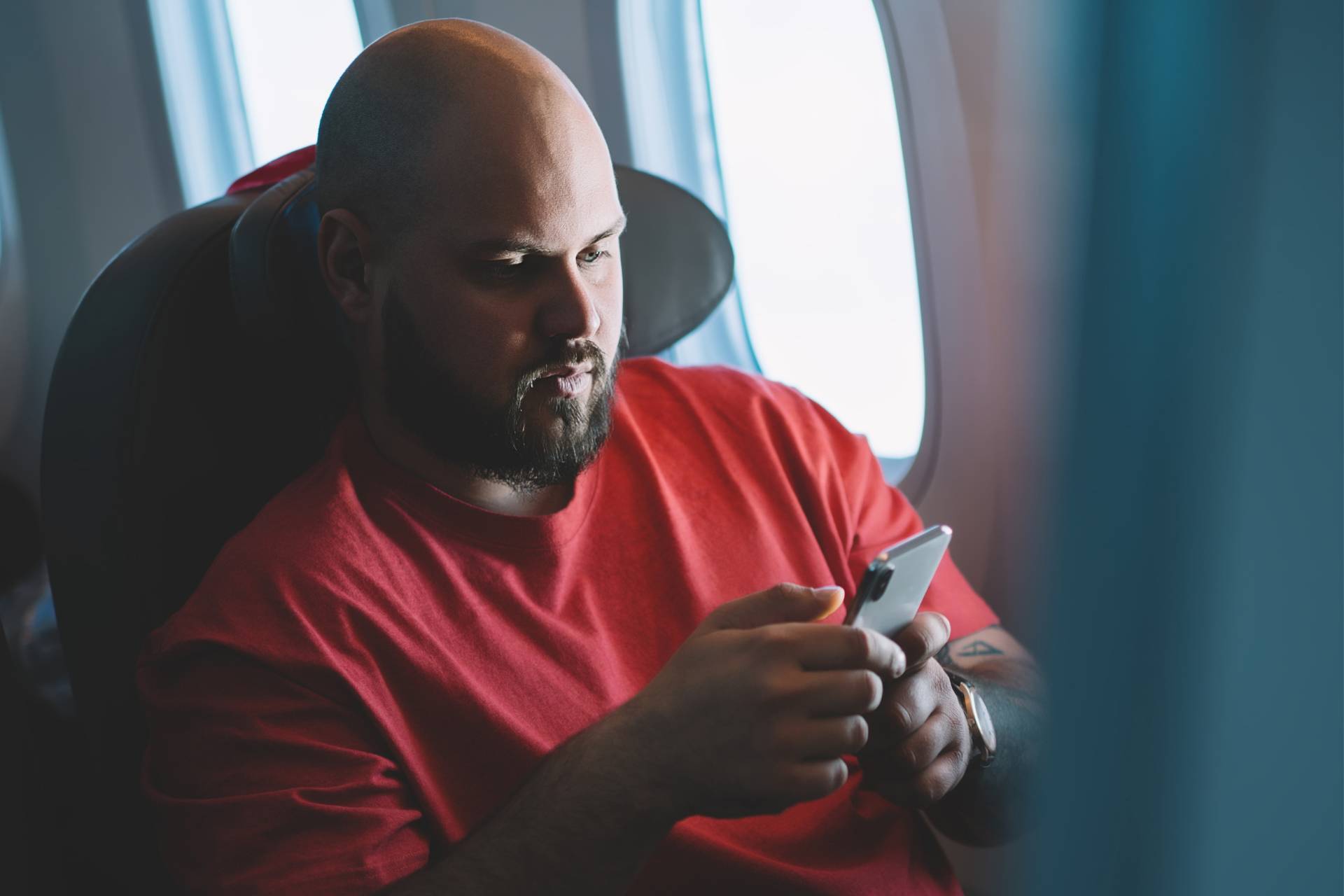 comparación entre Global Mobile eSIM vs Holafly