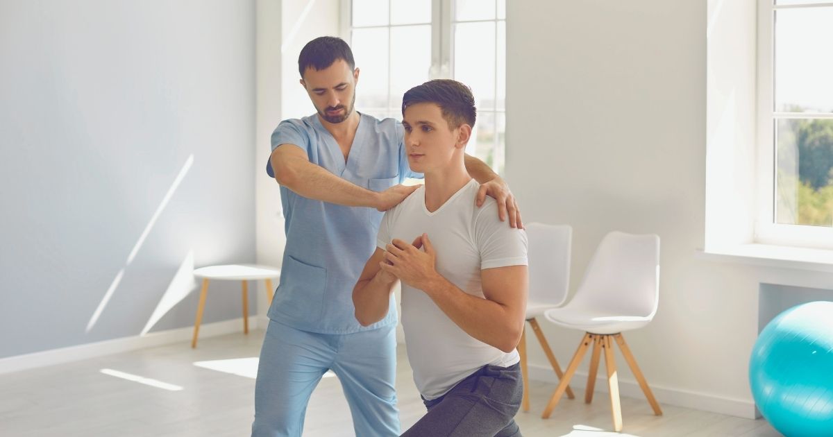 physiotherapist man working from a coworking in Barcelona