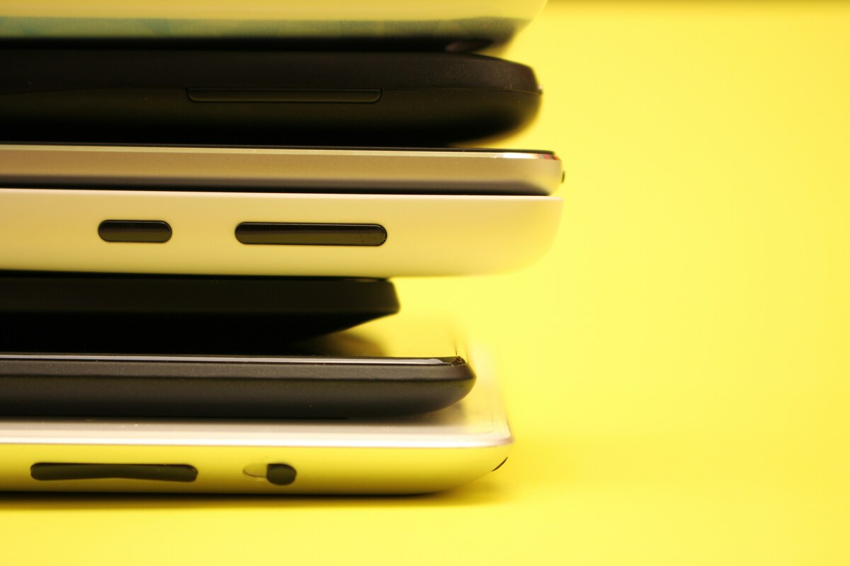 dos-smartphones-dent-esim-vs-ubigi