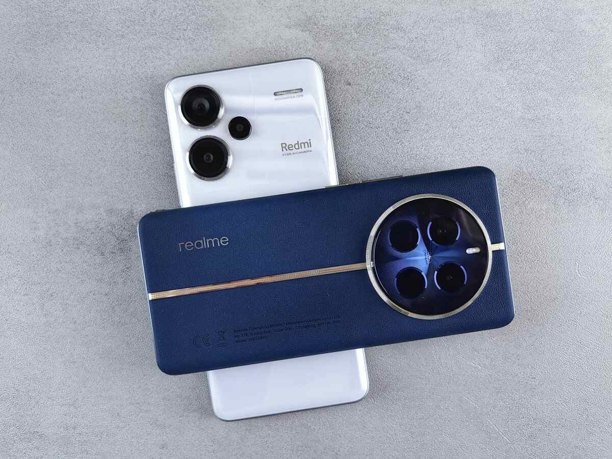 dos-smartphones-roamify-esim-vs-holafly