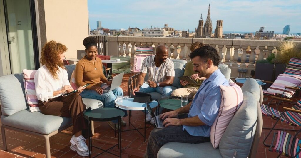 foreign people working from Barcelona