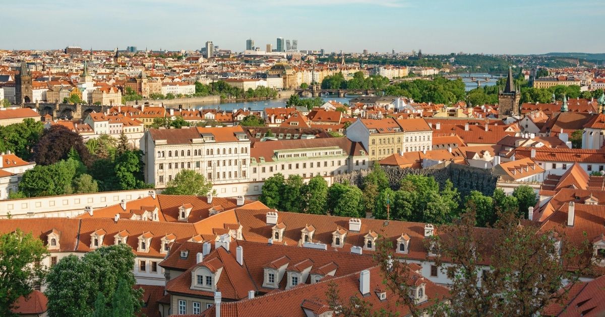 paisaje de hermosa ciudad en Republica Checa
