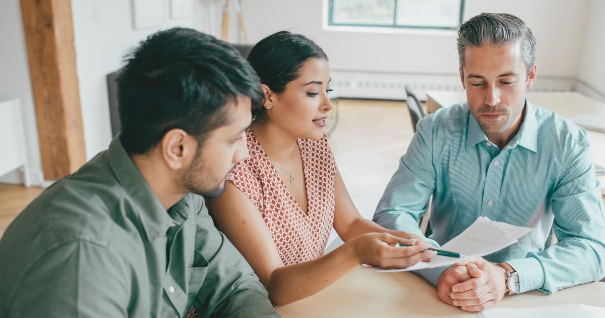 expats calculating taxes to pay in Sweden