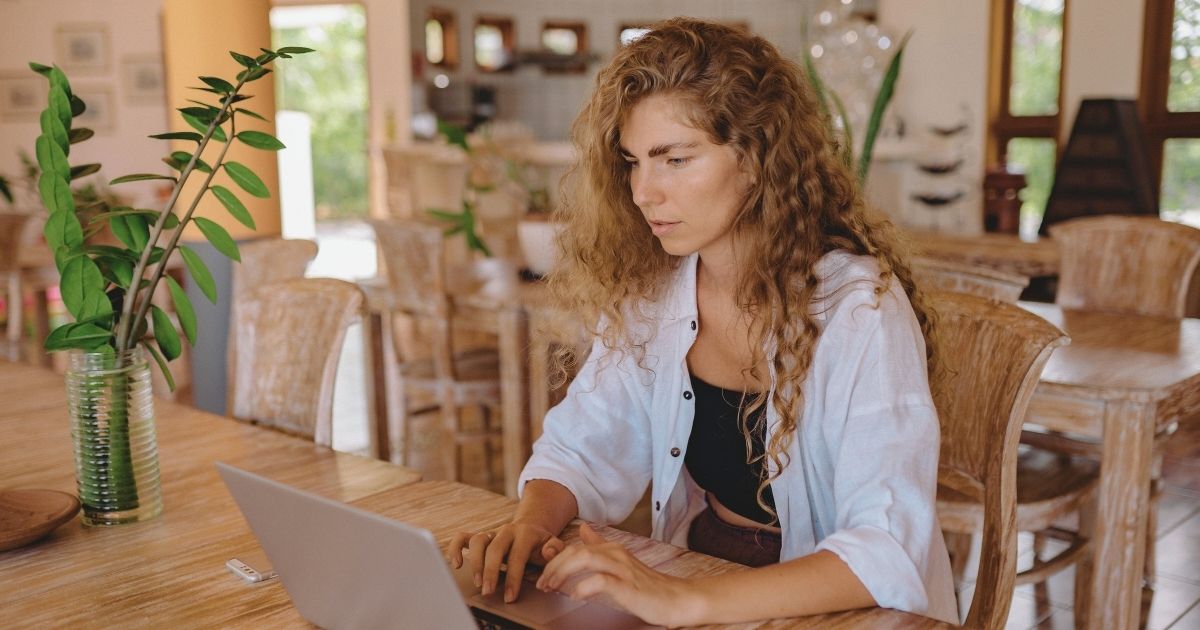 digital nomad woman connected to internet in South Africa