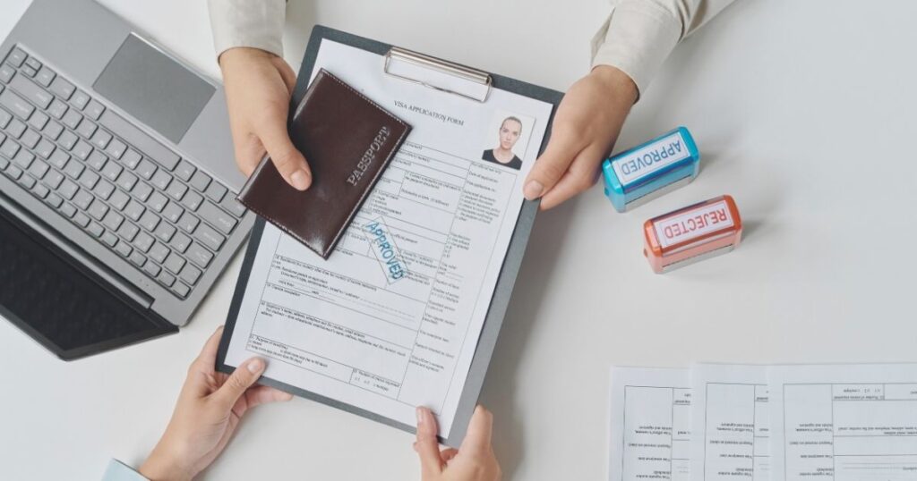 persona aplicando a visa de nomada digital en Mexico