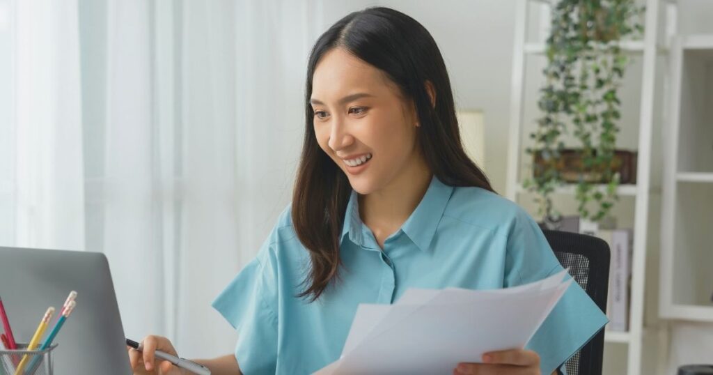 woman comparing pricing of internet in Hungary