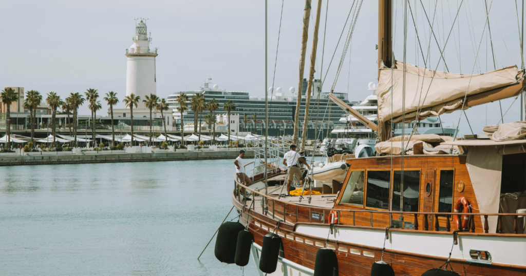 Cómo llegar a Málaga y moverse por la ciudad