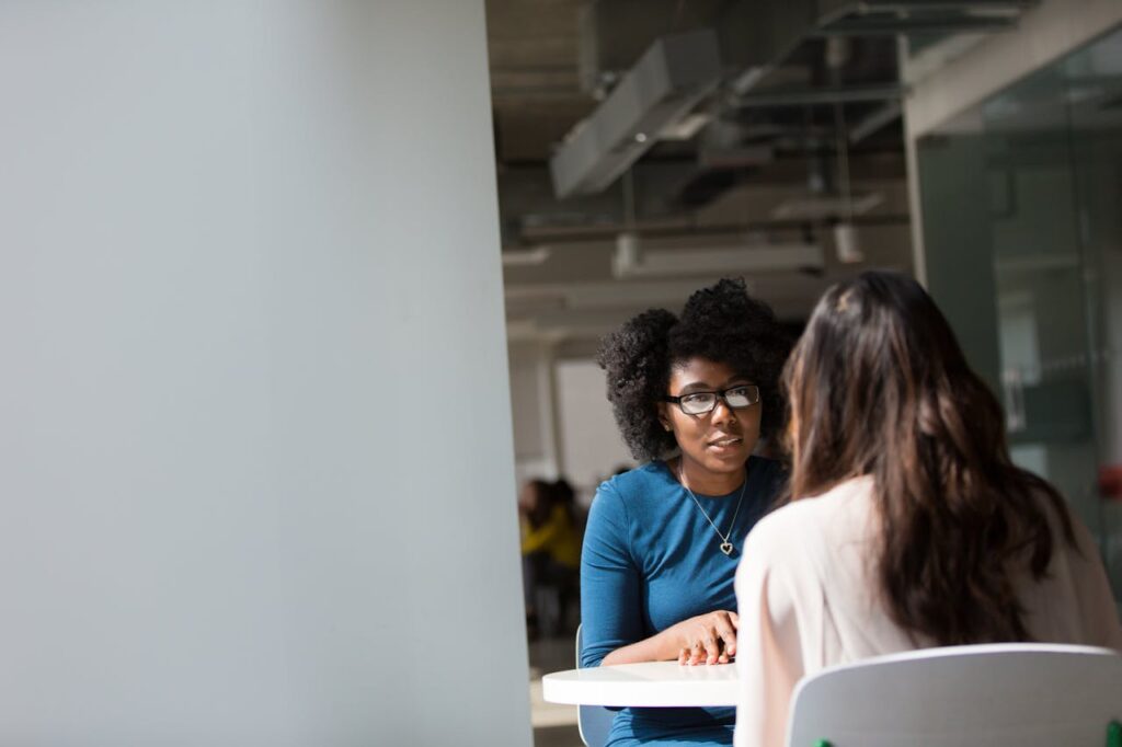 Mejora tus habilidades comunicativas en Ingles antes de una entrevista para conoseguir trabajo remoto en Estados Unidos