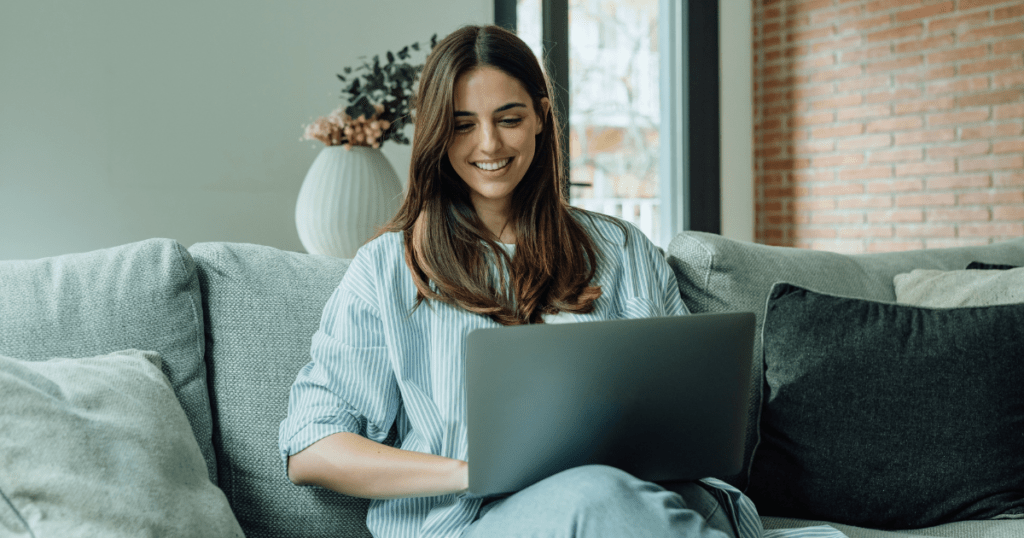 woman using internet in the united states